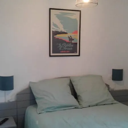 T2 Mabouya Avec Piscine Et Tennis דירה